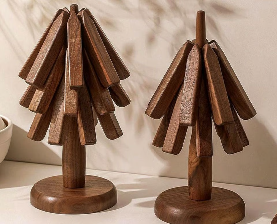 Solid wood insulating underlay